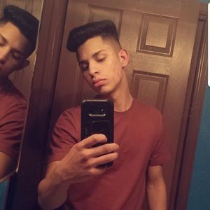 Meet your Posher, Carlos